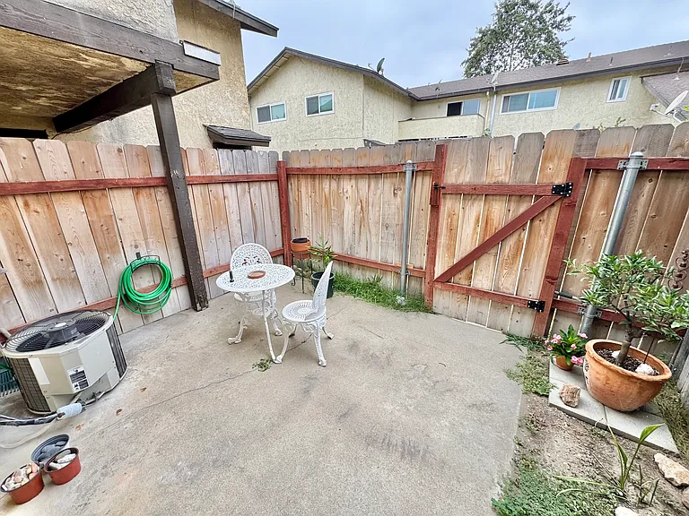 1638 E Fairfield Ct #2 — Photo 1