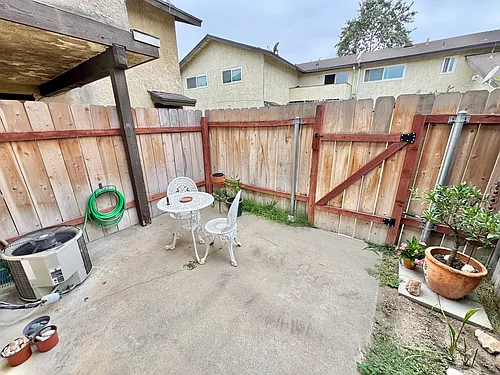 1638 E Fairfield Ct #2 Photo 1