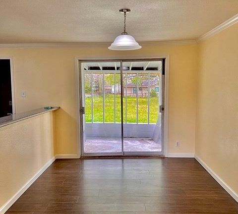 5th image of 144 Hilldale Dr