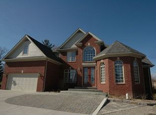 525 E Avon Rd, Rochester Hills, MI 48307