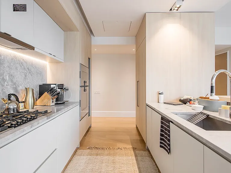 100 Vandam St #13A — Photo 3
