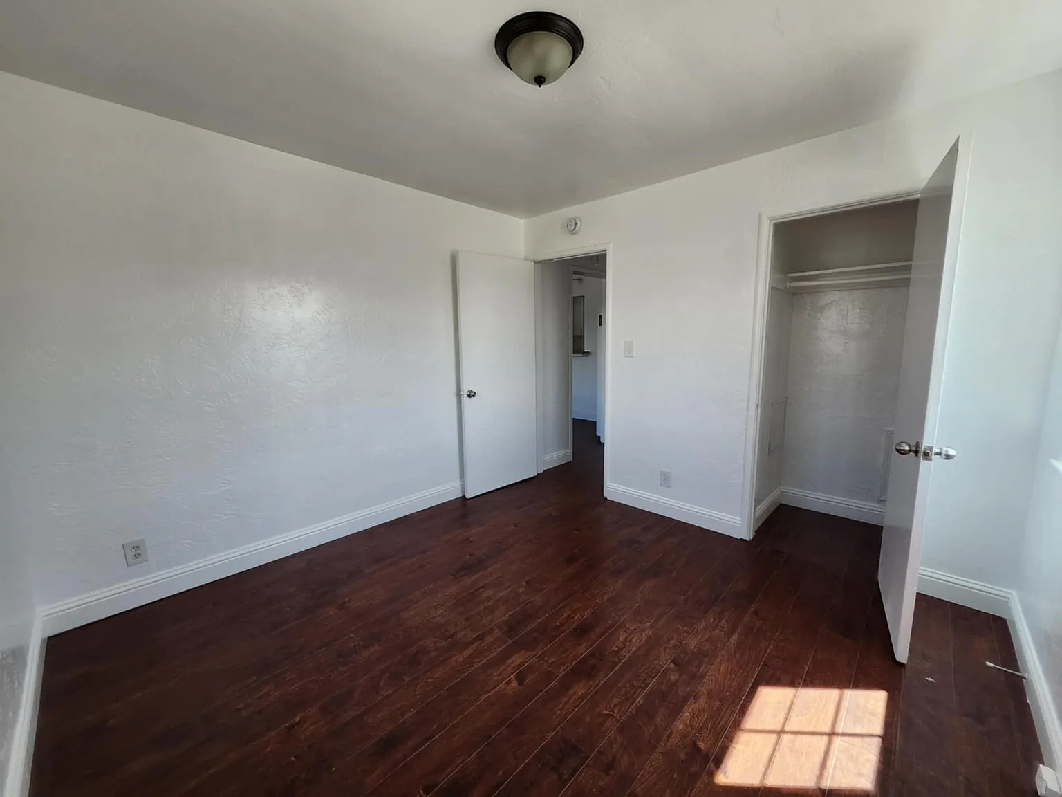 2 bed, 900 sqft, $2,675 — Photo 4