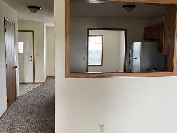 3rd image of 1284 Pinhook Dr