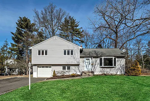 63 Susan Dr Photo 1