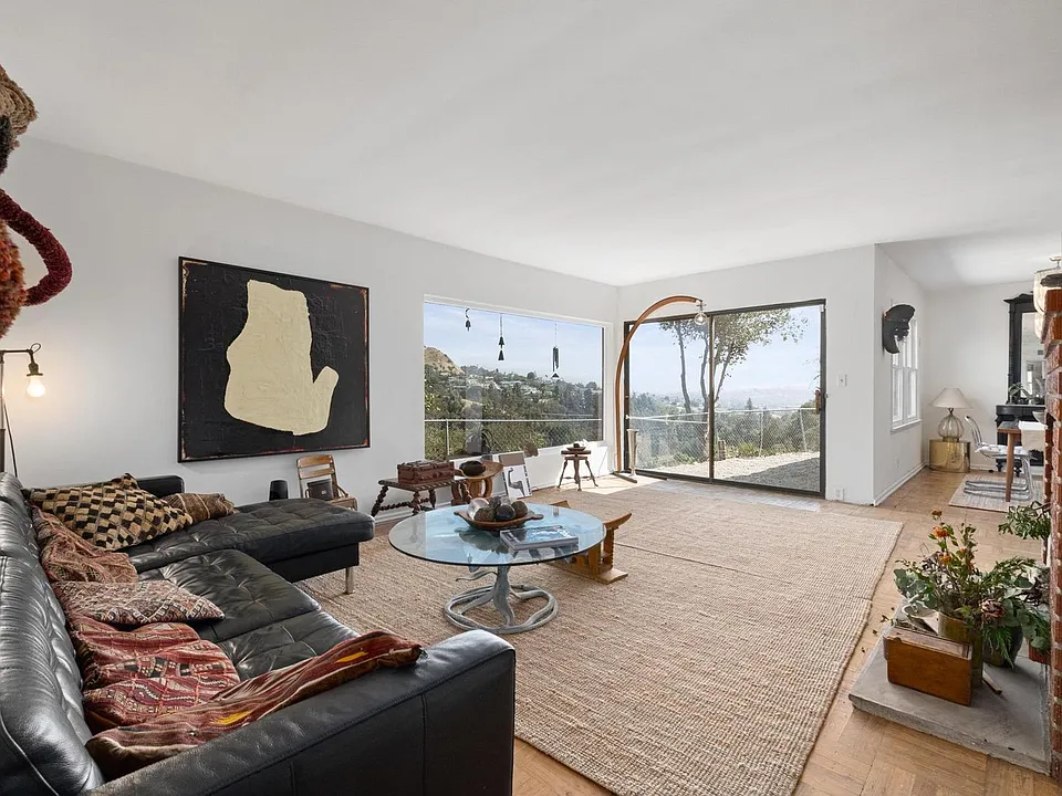 2294 Mountain Oak Dr