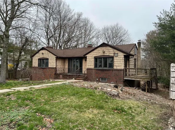 7 Weinmann Boulevard, Melville, NY 11747