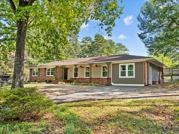 1209 Valencia Dr, Dalton, GA 30720