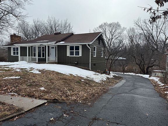 3rd image of 3018 Douglas St