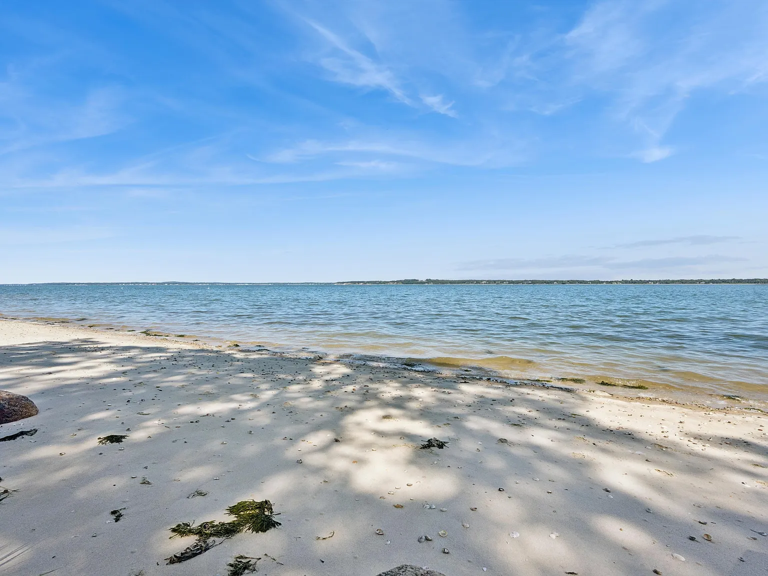 Sag Harbor Beach Cottage — Photo 1