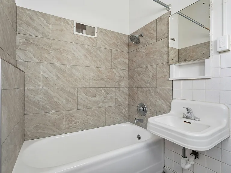 615 W 6th Ave — Photo 16