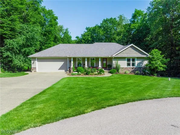 10235 Deer Run Dr, Fredericksburg, OH 44627