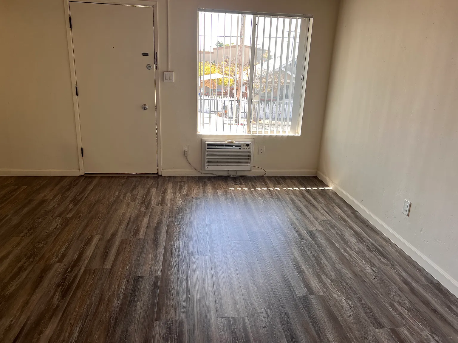 1 bed, 700 sqft, $2,095 — Photo 3