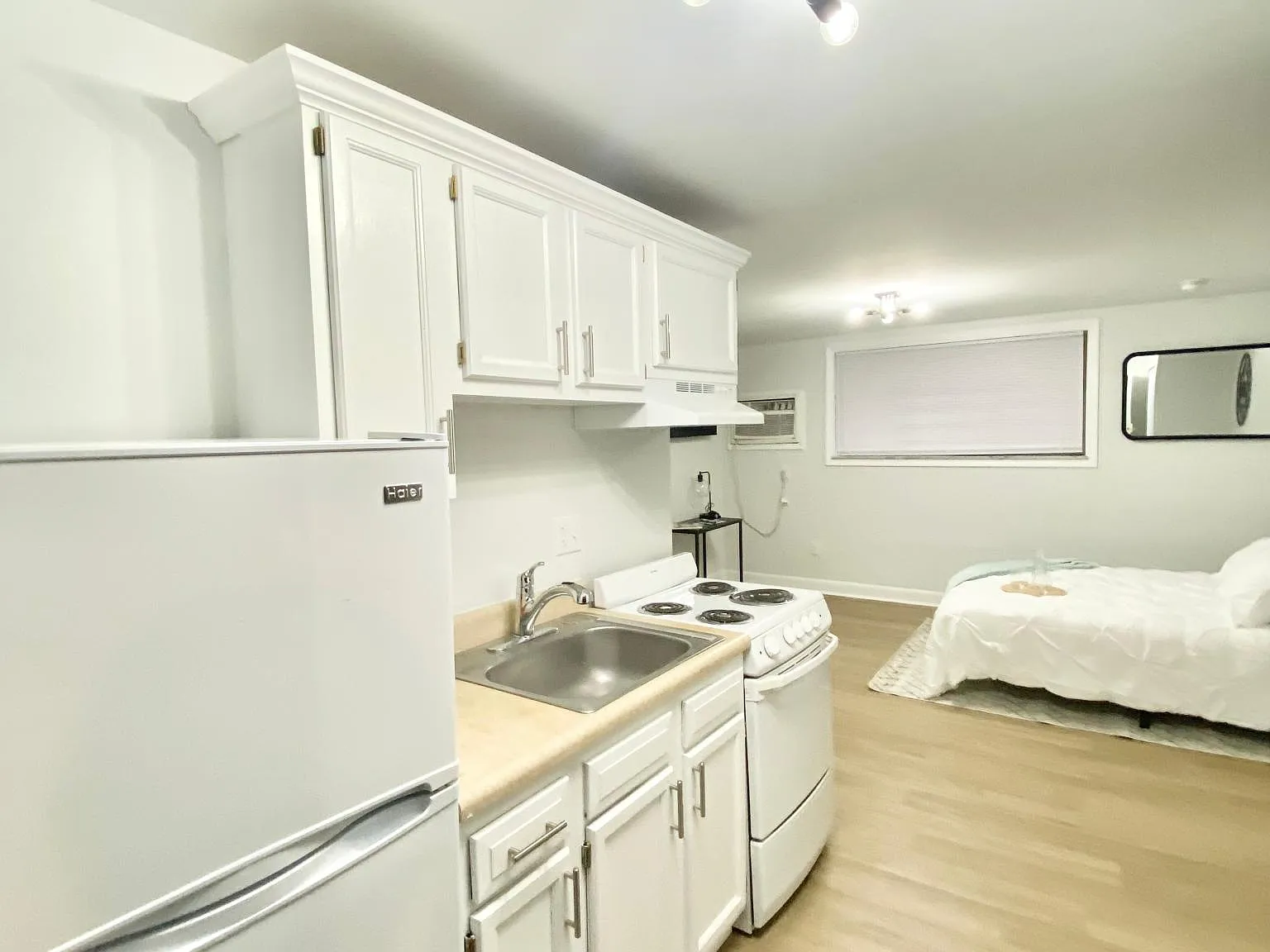 1 bed, 350 sqft, $925 — Photo 4