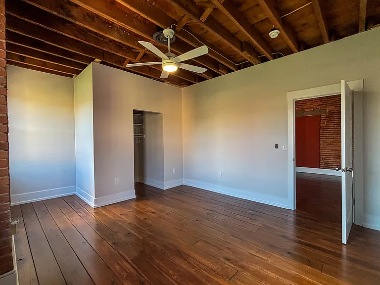 1318 Main St #5 — Photo 13