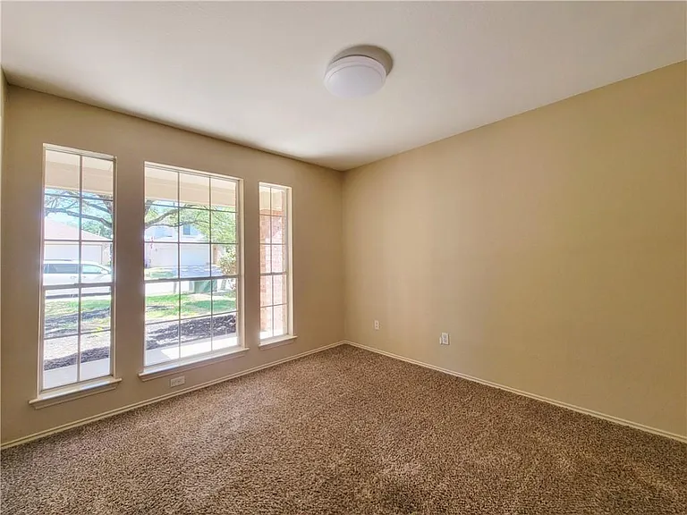 610 Cenizo Path — Photo 8