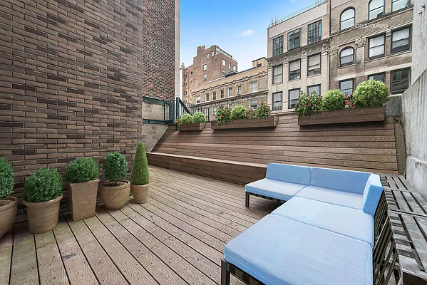 Rented by Engel & Völkers New York City | media 9