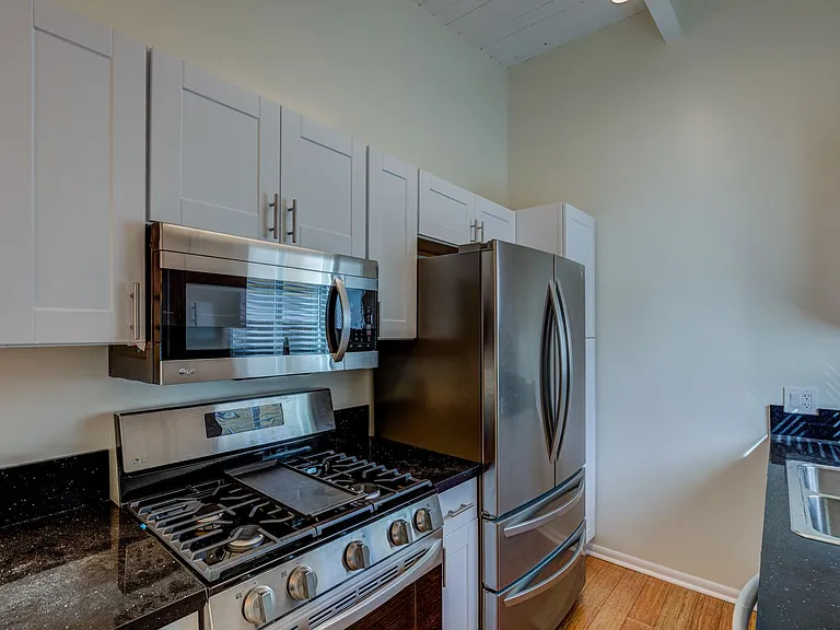 Ocean Avenue Duplex — Photo 20