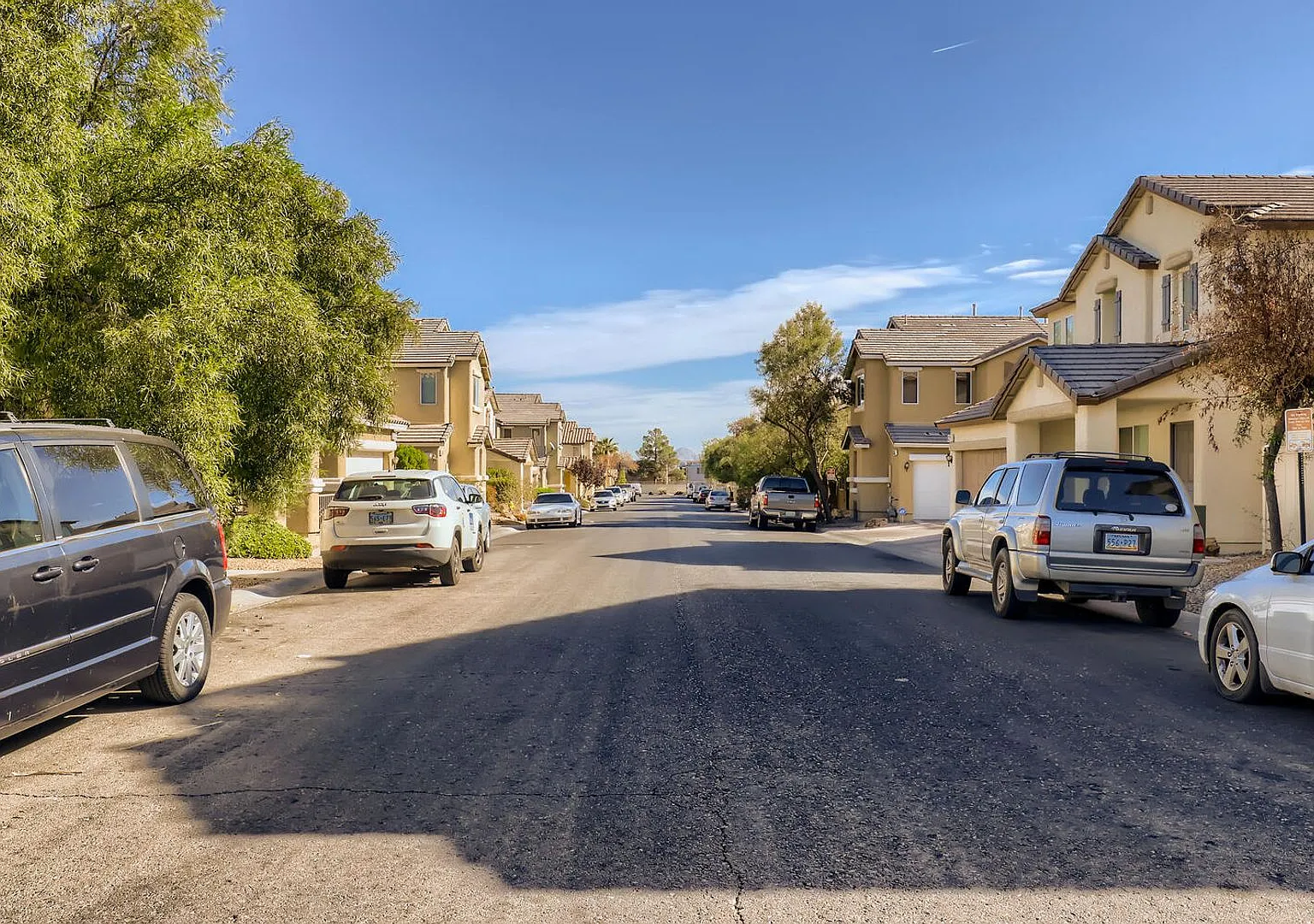 Spacious 3-Bedroom Home Near Shopping, Schools & Freeway Access! — Photo 4