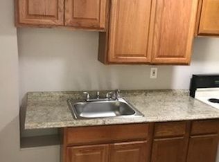 519 E 9th St #1F, Chester, PA 19013