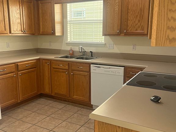 3rd image of 2458 Laurelwood Ct