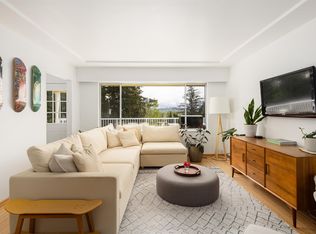 1231 Cloverley St, North Vancouver, BC V7L 1N7