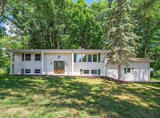 11860 Sunnybrook Rd, Eden Prairie, MN 55347