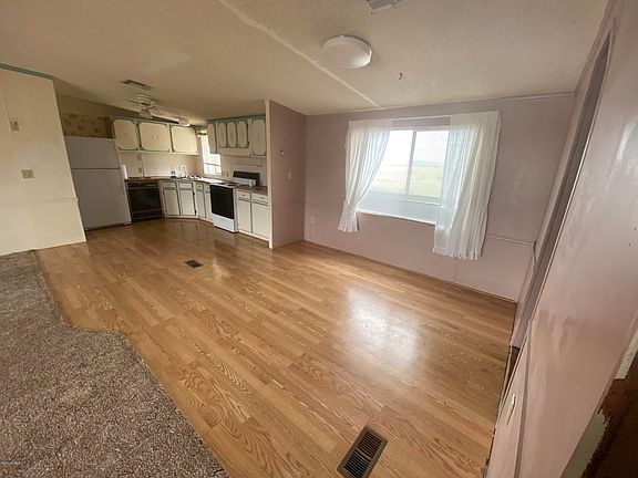 4th image of 1383 S Newhouse Ln