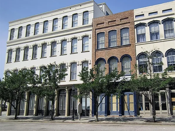 217 Tremont St, Galveston, TX 77550