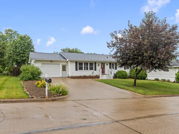 1209 Glenwood Ln, Muscatine, IA 52761