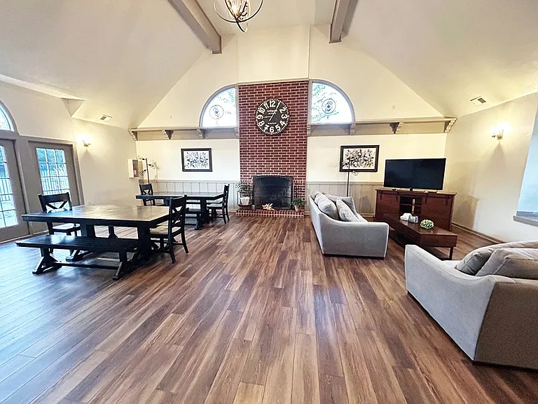 Indian Lakes Apartments — Photo 44