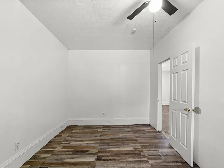 8302 Sowinski Ave — Photo 6