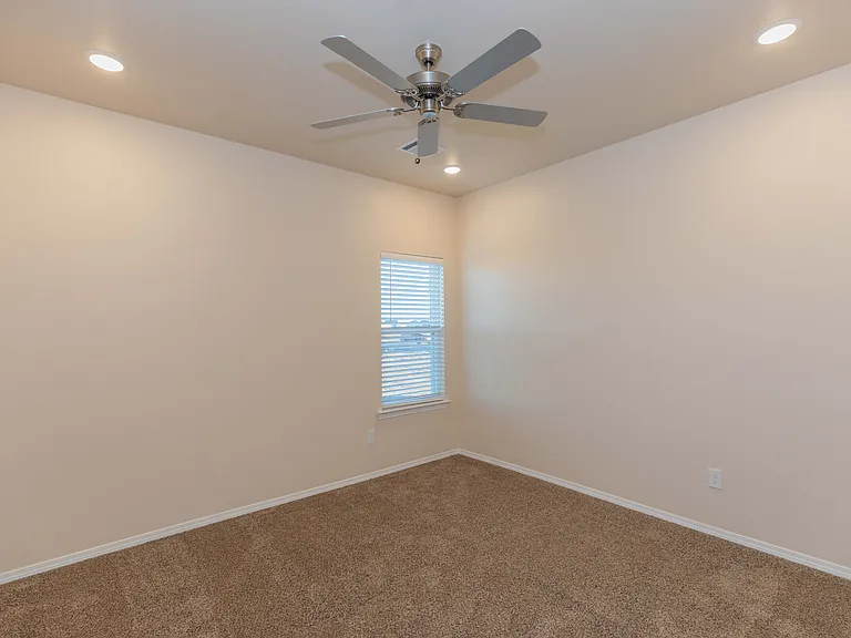 7516 Buck St — Photo 15