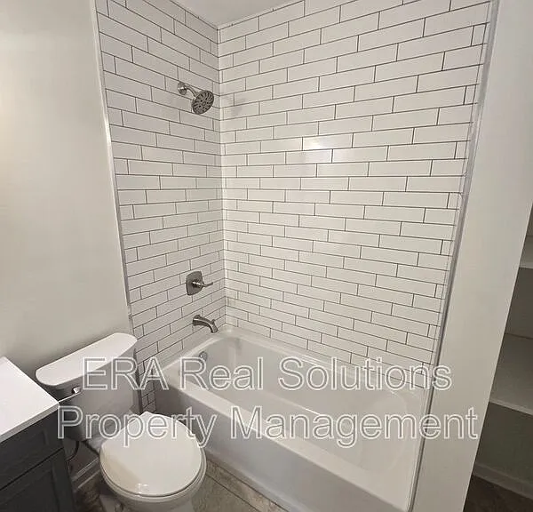 1536 E Weber Rd — Photo 11