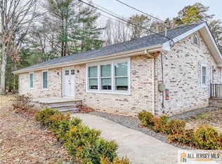 176 Old Forge Rd, Monroe Township, NJ 08831