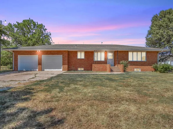 5724 NW 12th St, Newton, KS 67114