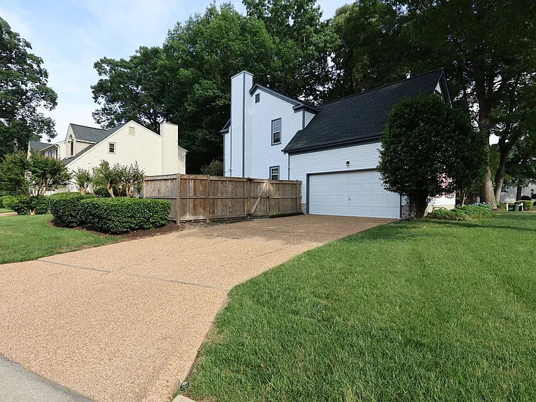 401 Rock Creek Ct — Photo 13