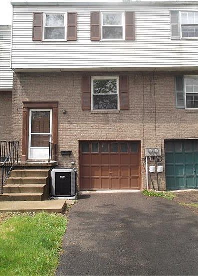 1st image of 839 Blackberry St