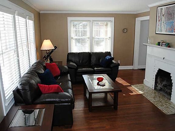 2nd image of 4902 N Kenwood Ave