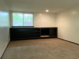 2220 SW 29th Ter APT 1, Topeka, KS 66611