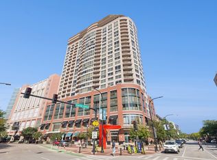 807 Davis St Unit 810, Evanston, IL 60201