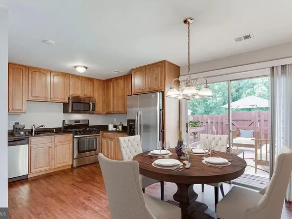14880 Emberdale Dr, Woodbridge, VA 22193