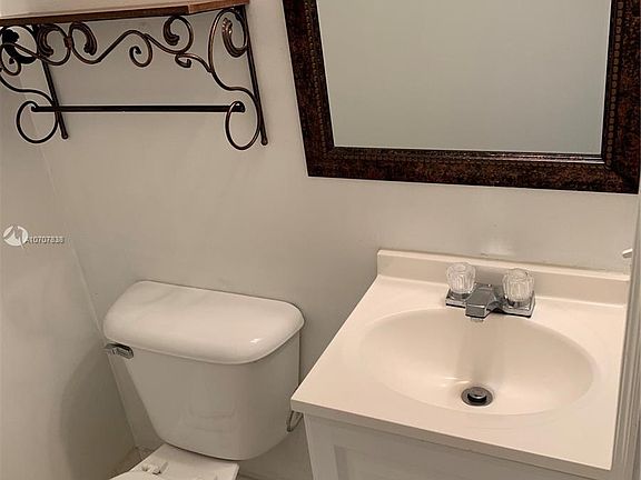 2nd image of 6225 SW Kendale Lakes Cir APT 258
