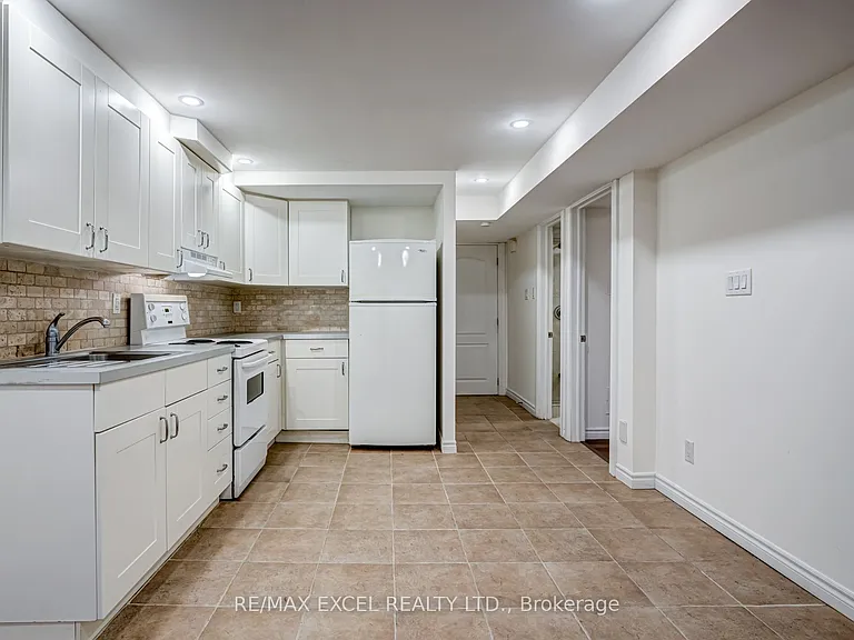 45 Millbank Ct #BASEMENT — Photo 9