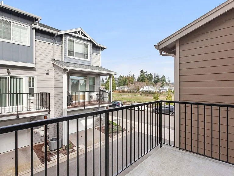 7989 NE Heiser St — Photo 15