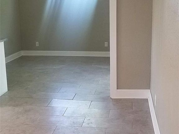 5th image of 2534 E Sidney Ave