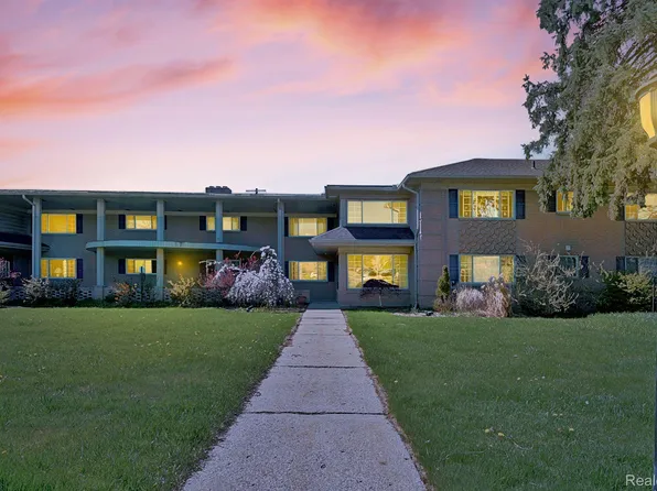 2377 Walton Blvd Unit 10, Rochester Hills, MI 48309