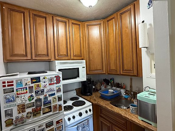 5th image of 13 Joy St #7B