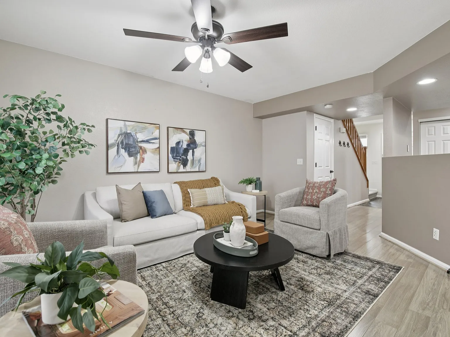 3 bed, 1299 sqft, $2,100 — Photo 2