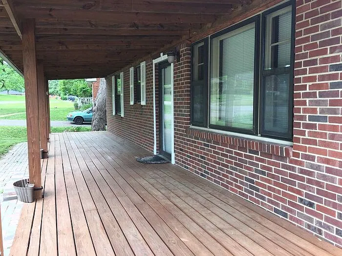 2 bed, 1.0 bath, 1000 sqft, $1,700 — Photo 3