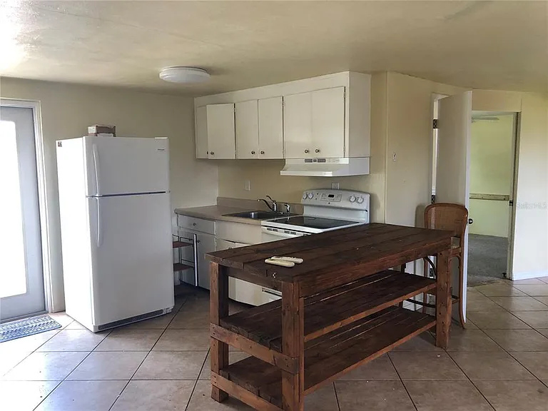 1395 Sharlo Ln #1395 — Photo 4